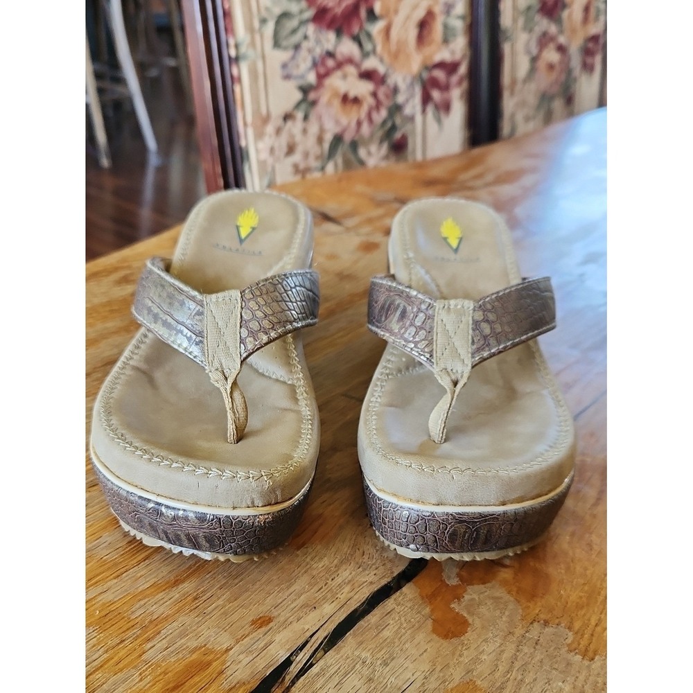 Volatile Croc Embossed Metallic Wedge Thong Flip Flop Platform Sandals Size 7 - Picture 2 of 16